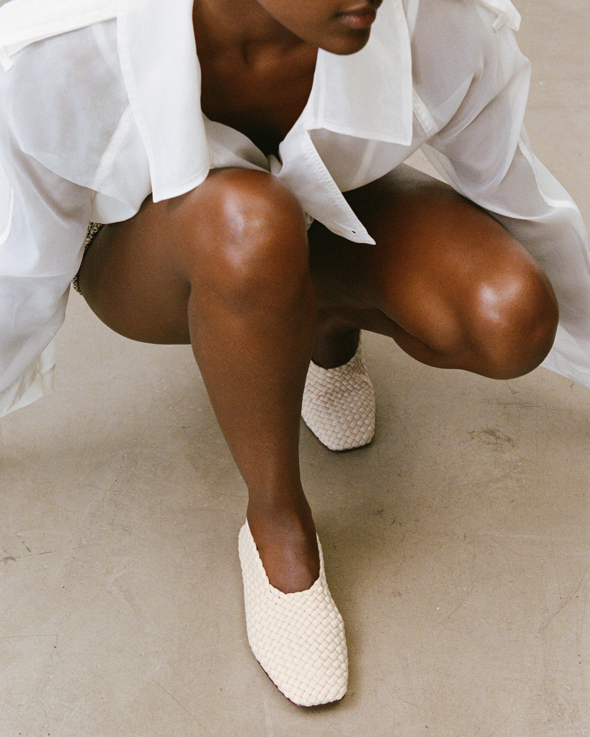 Jeju Glove Flat in Linen shown on model
