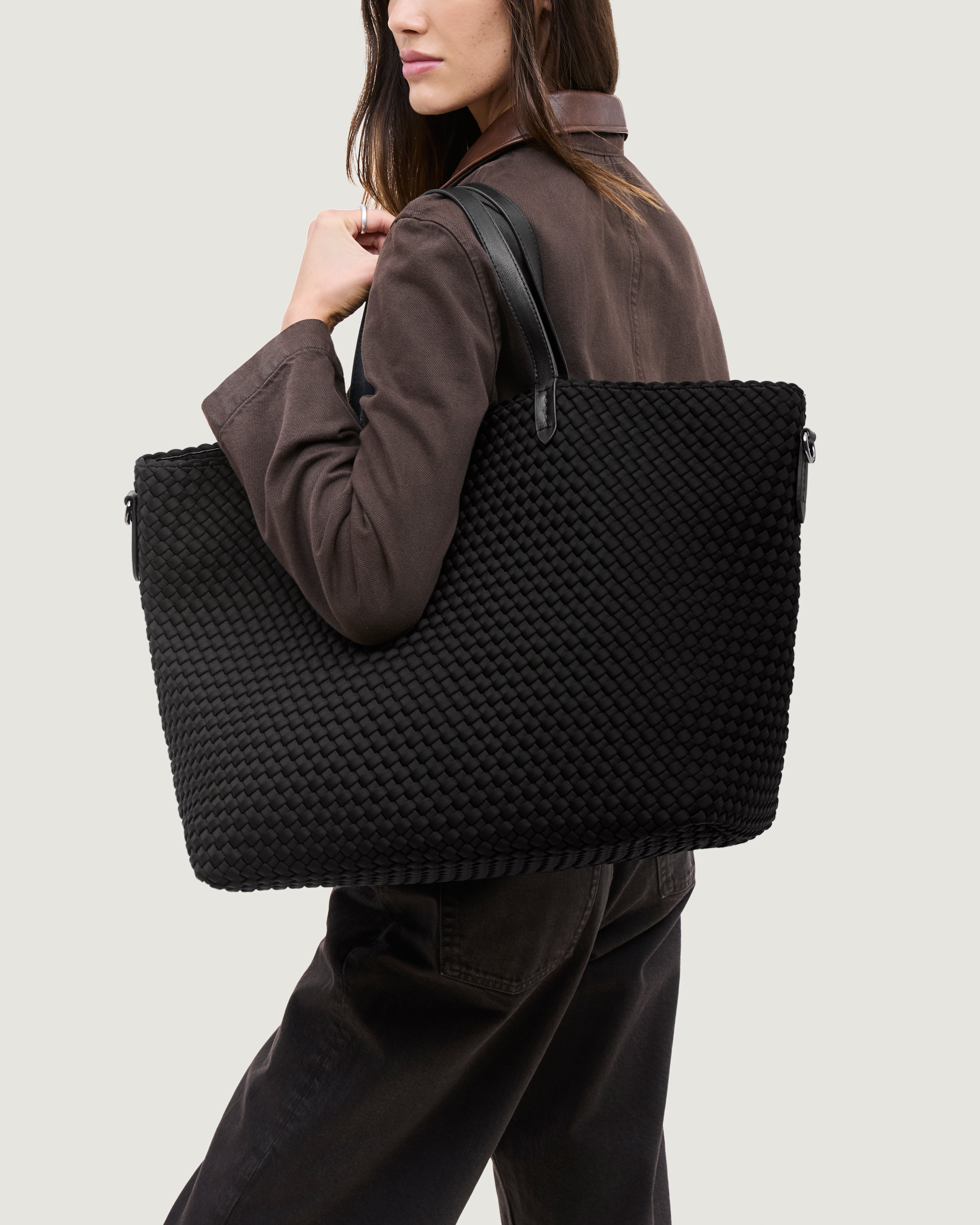 L~V ✨Ontheo✨黒 ハンドバッグ Geneva Weekender | Onyx