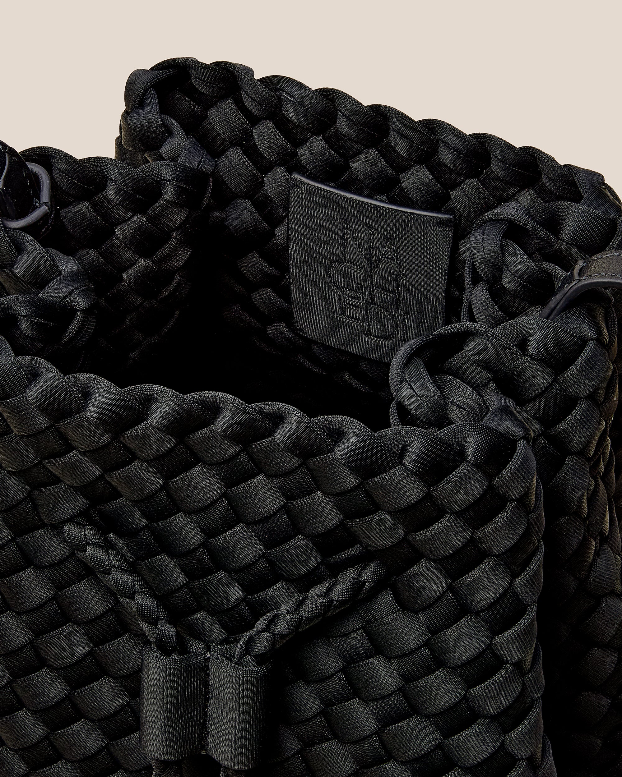 Gramercy Medium Bucket | Onyx