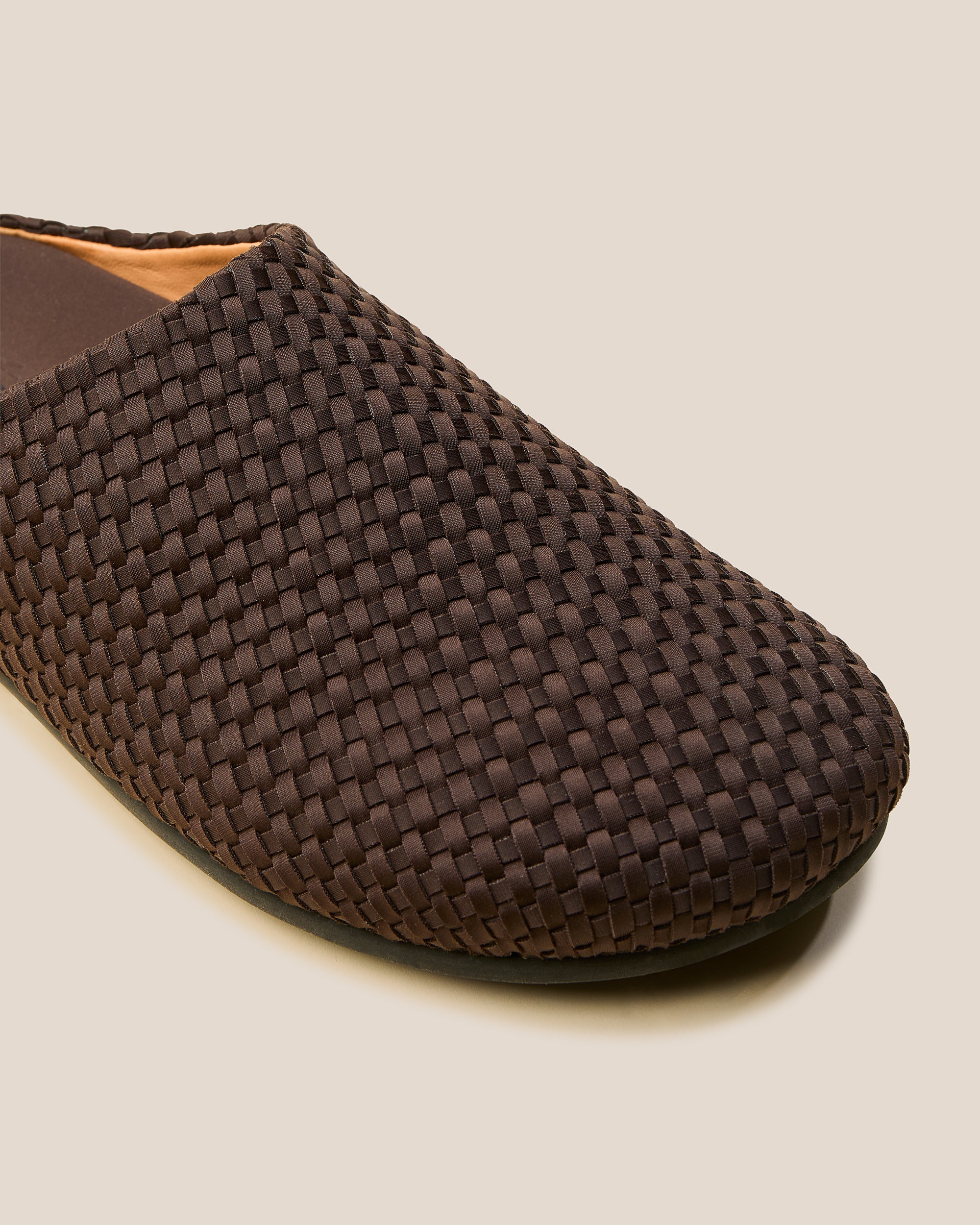 Hudson Clog in Chocolate | Detail