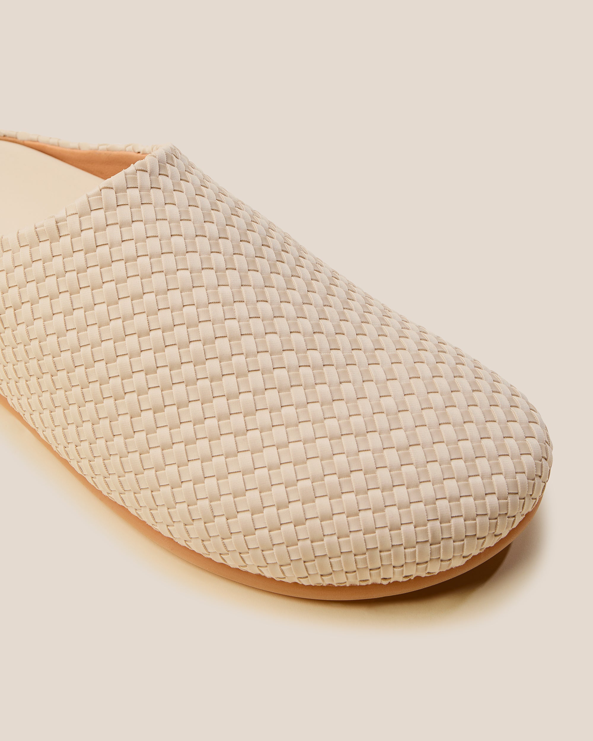 Hudson Clog in Ecru | Detail