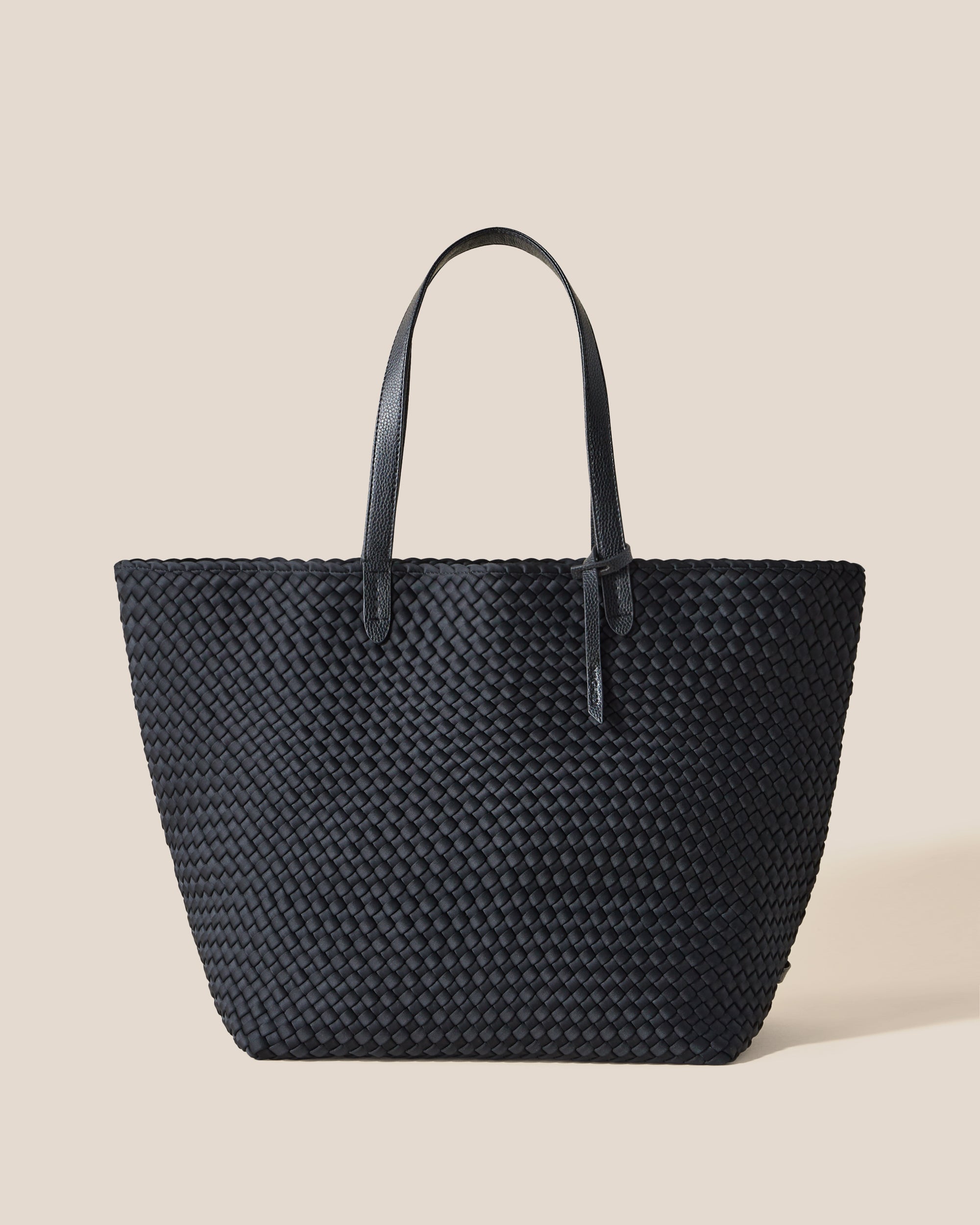 Jetsetter Large Tote in Onyx | Main