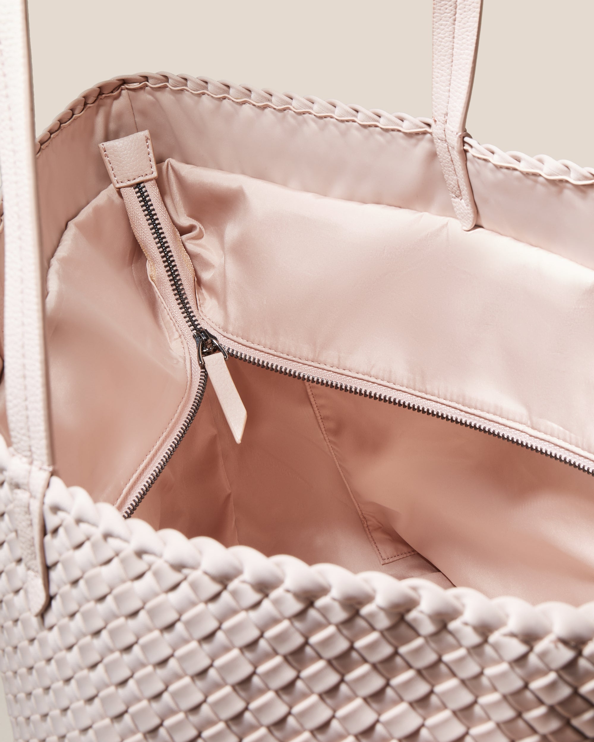 Jetsetter Large Tote in Shell Pink | Interior