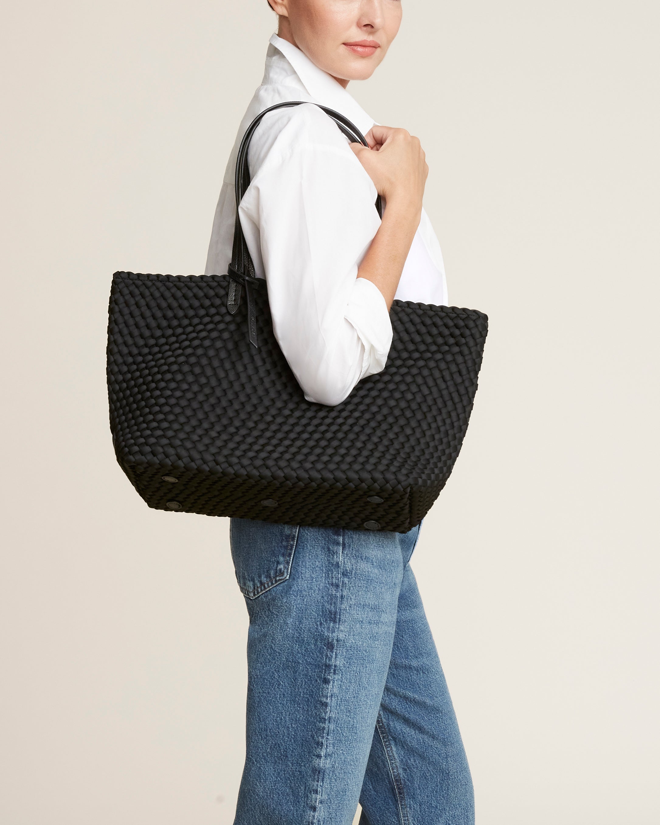 Jetsetter Small Tote | Onyx | Detail