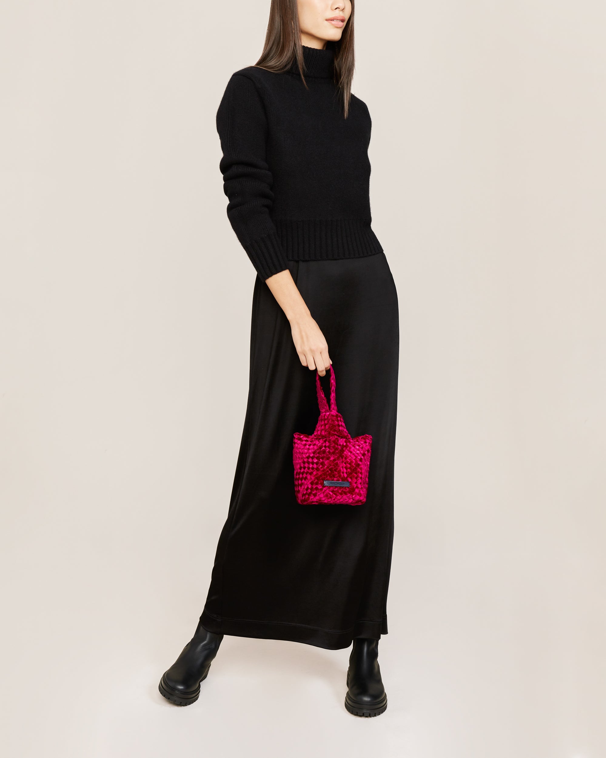 Kyoto Clutch Velvet in Crush | On Model Full Body