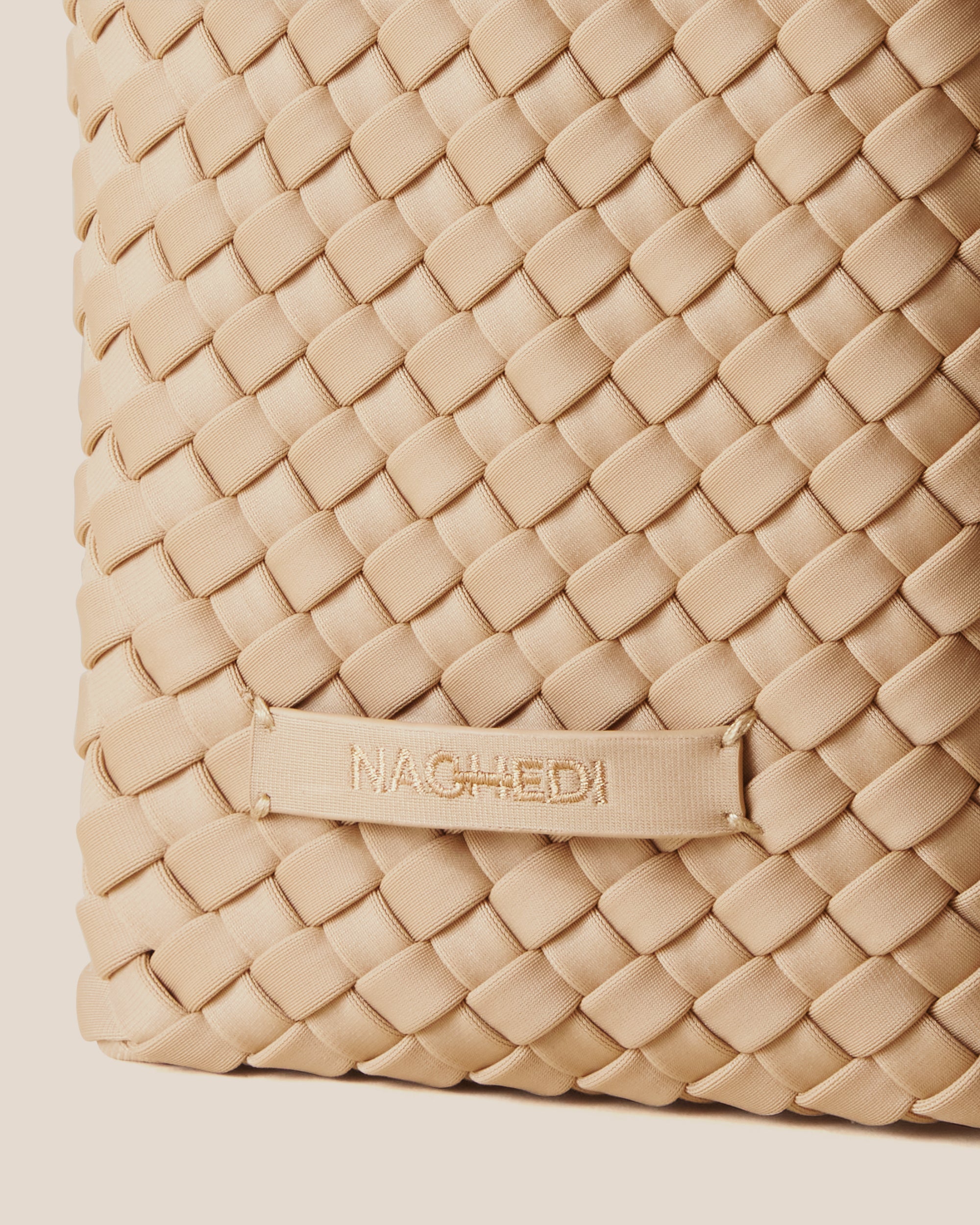 Laguna Crossbody in Camel | Detail