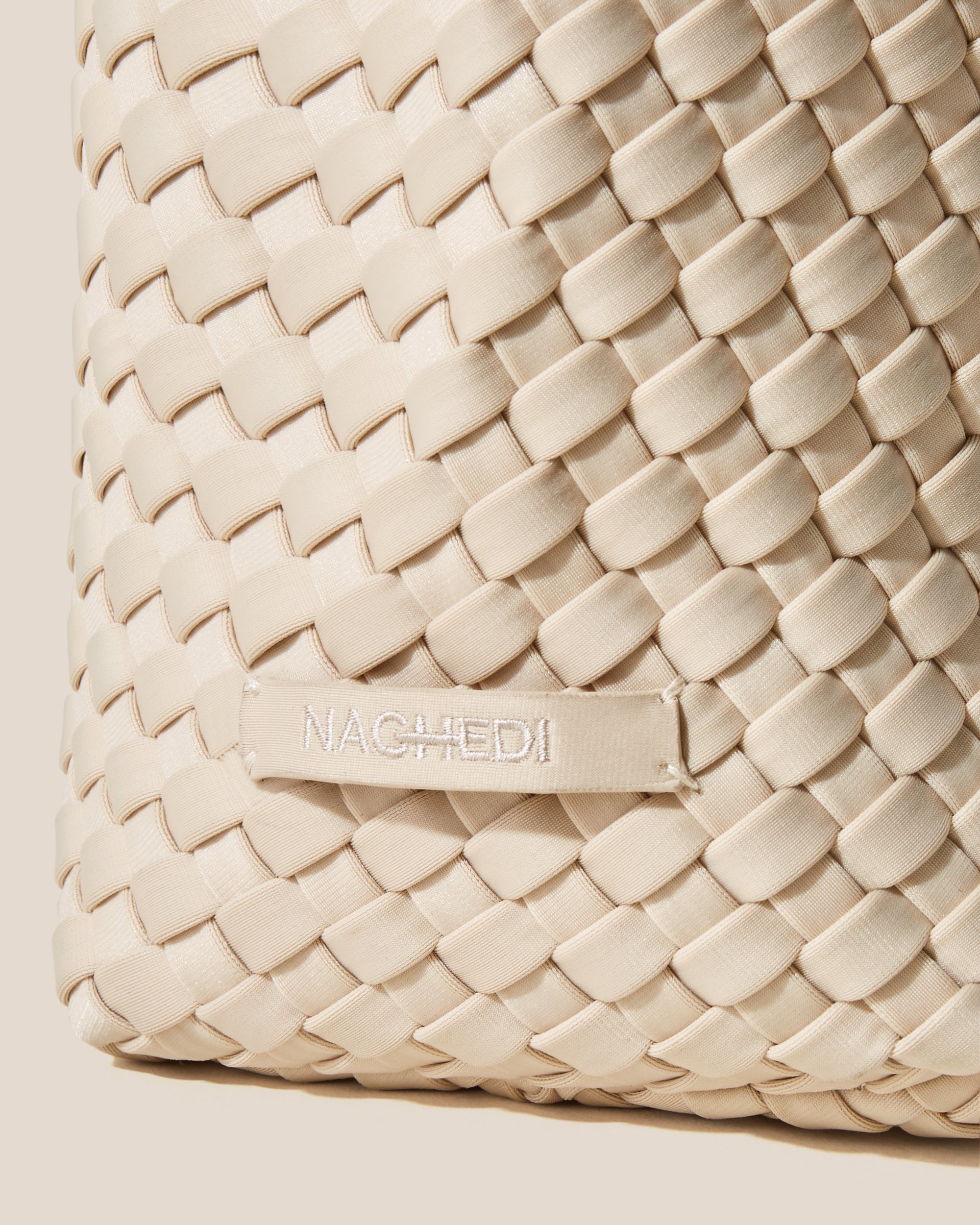 Laguna Crossbody in Ecru | Detail