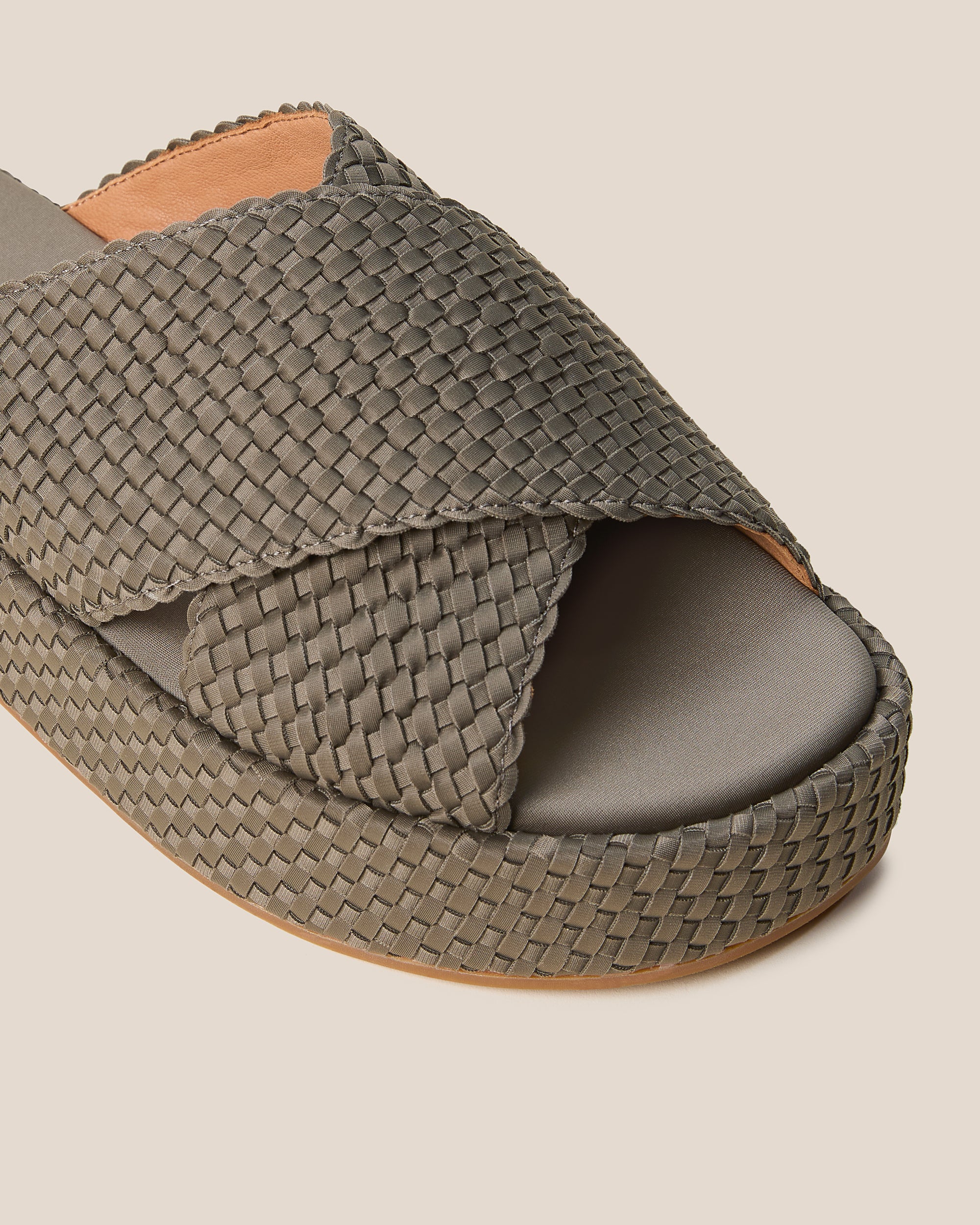 Laguna Platform | Terre | Pair