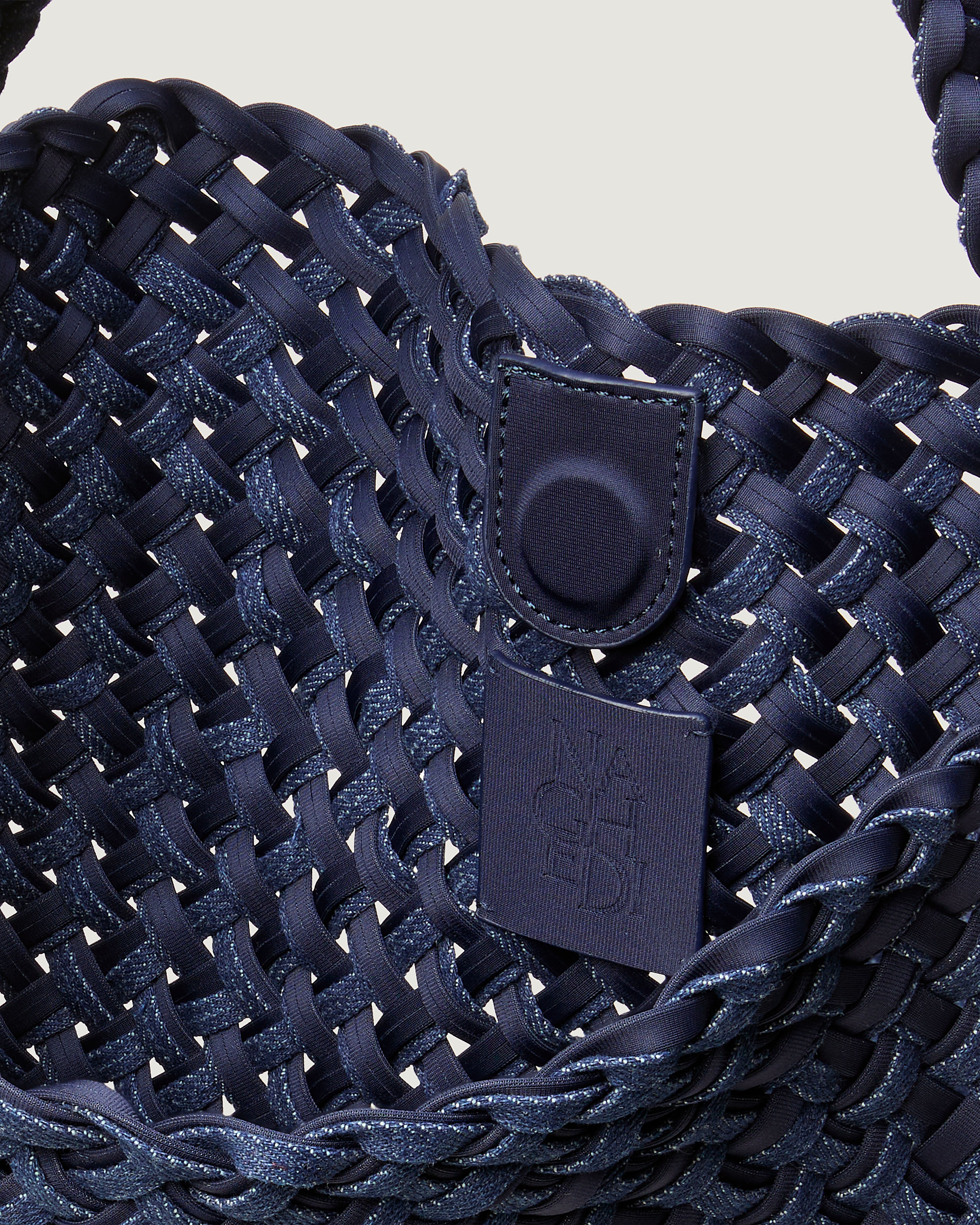 NAGHEDI Nomad M Hoboバッグ dark navy Nomad Medium Hobo Double Weave Denim | Indigo