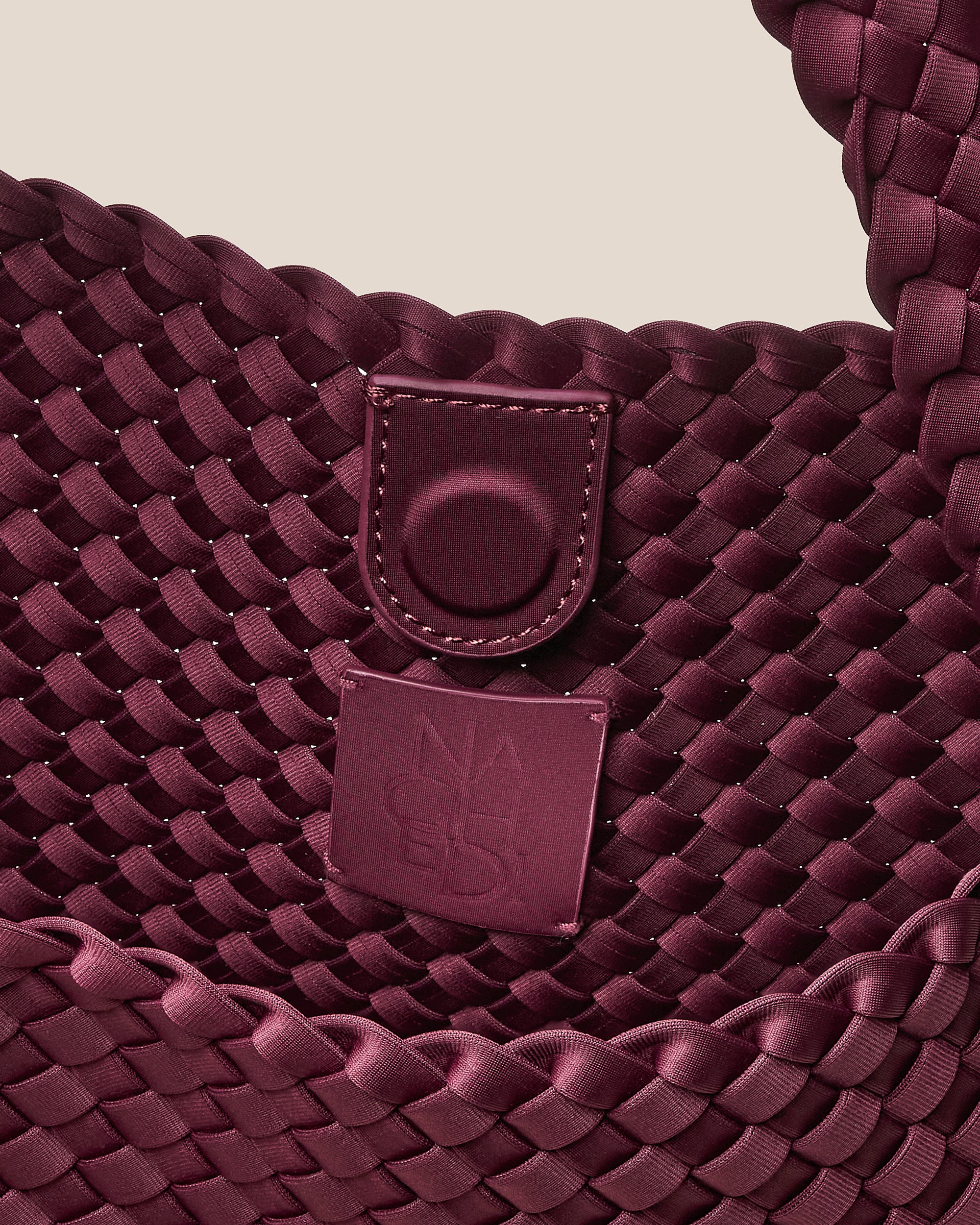 Nomad Medium Hobo | Bordeaux