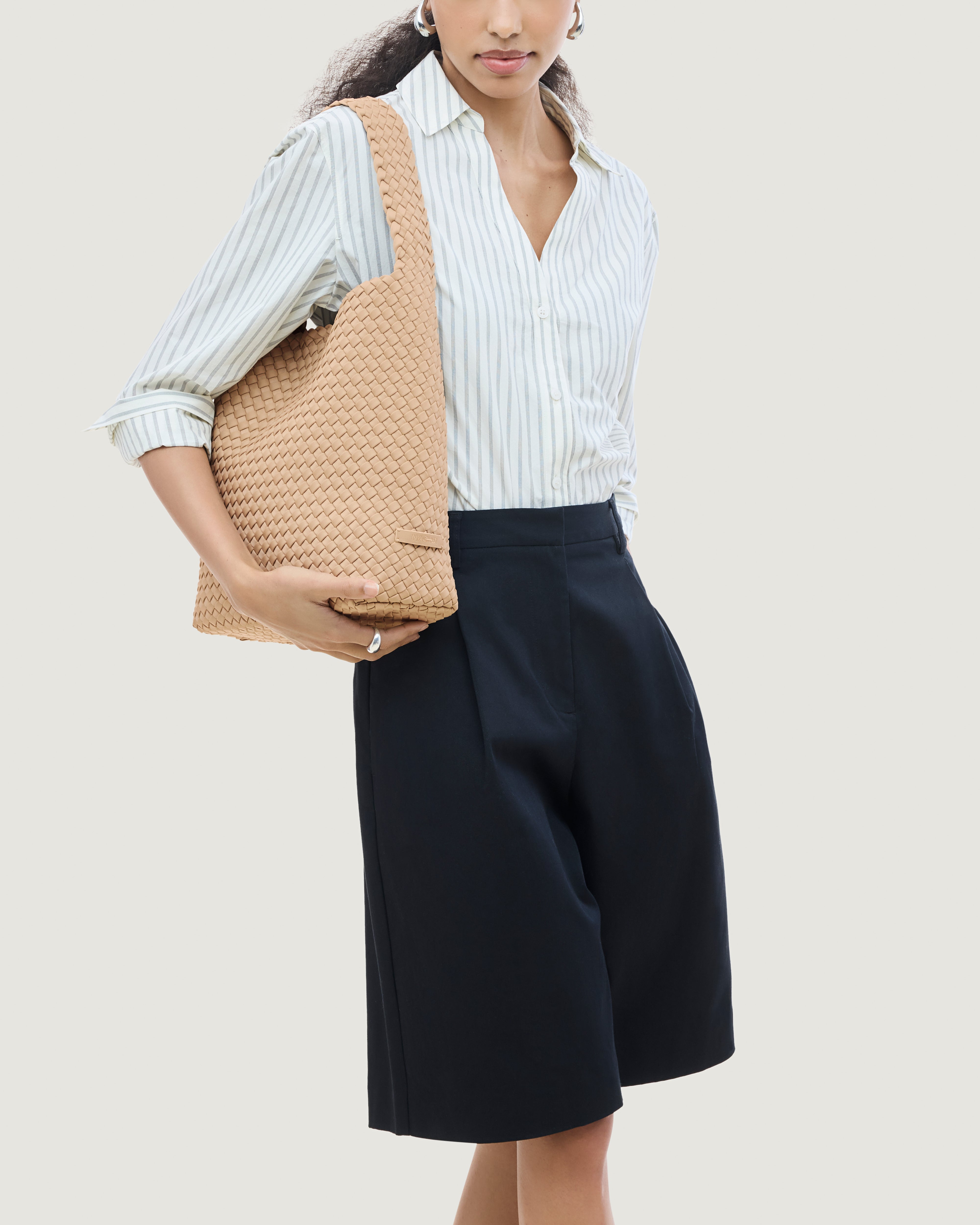 Nomad Medium Hobo | Camel