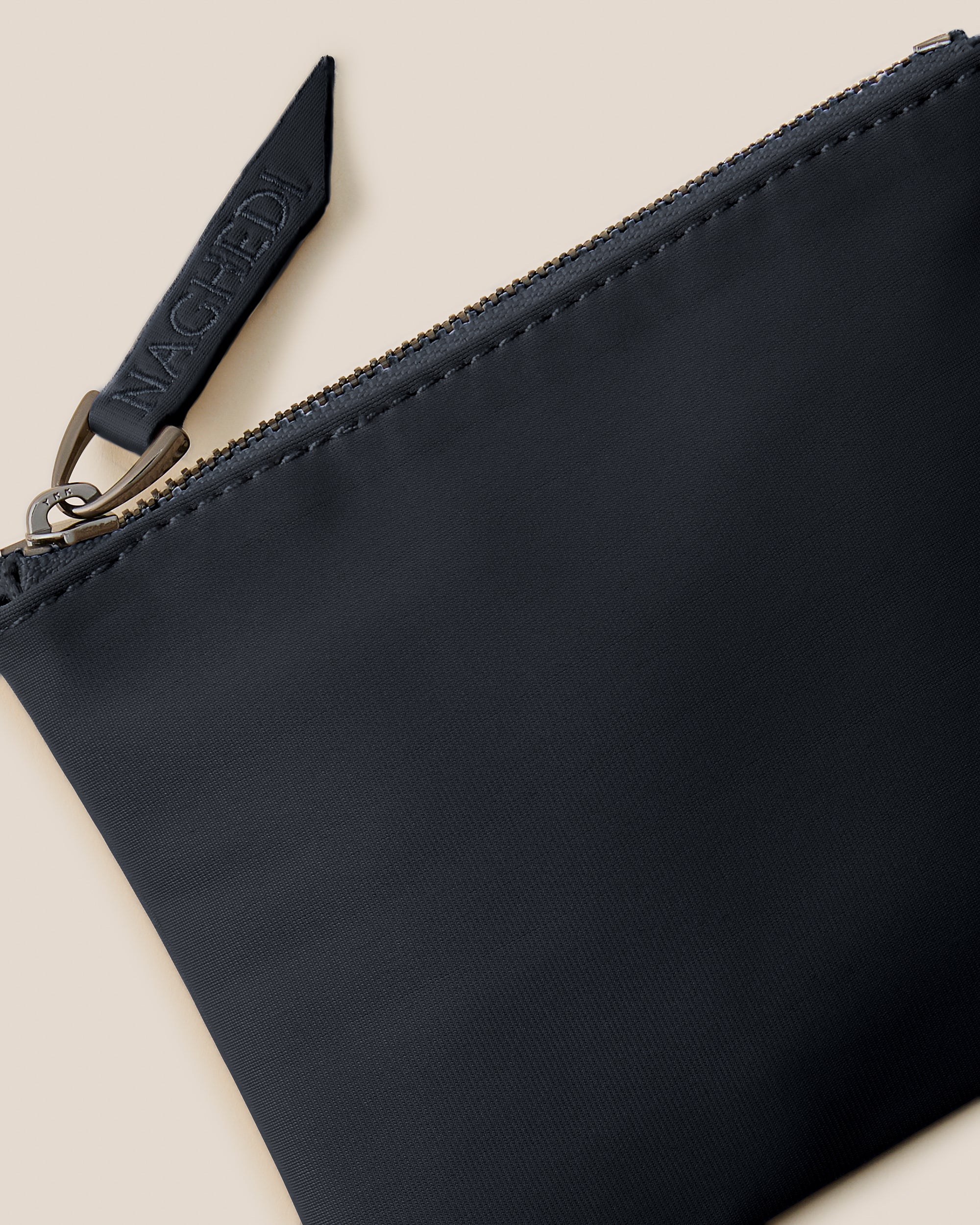 Nomad Small Hobo in Onyx | Pouch