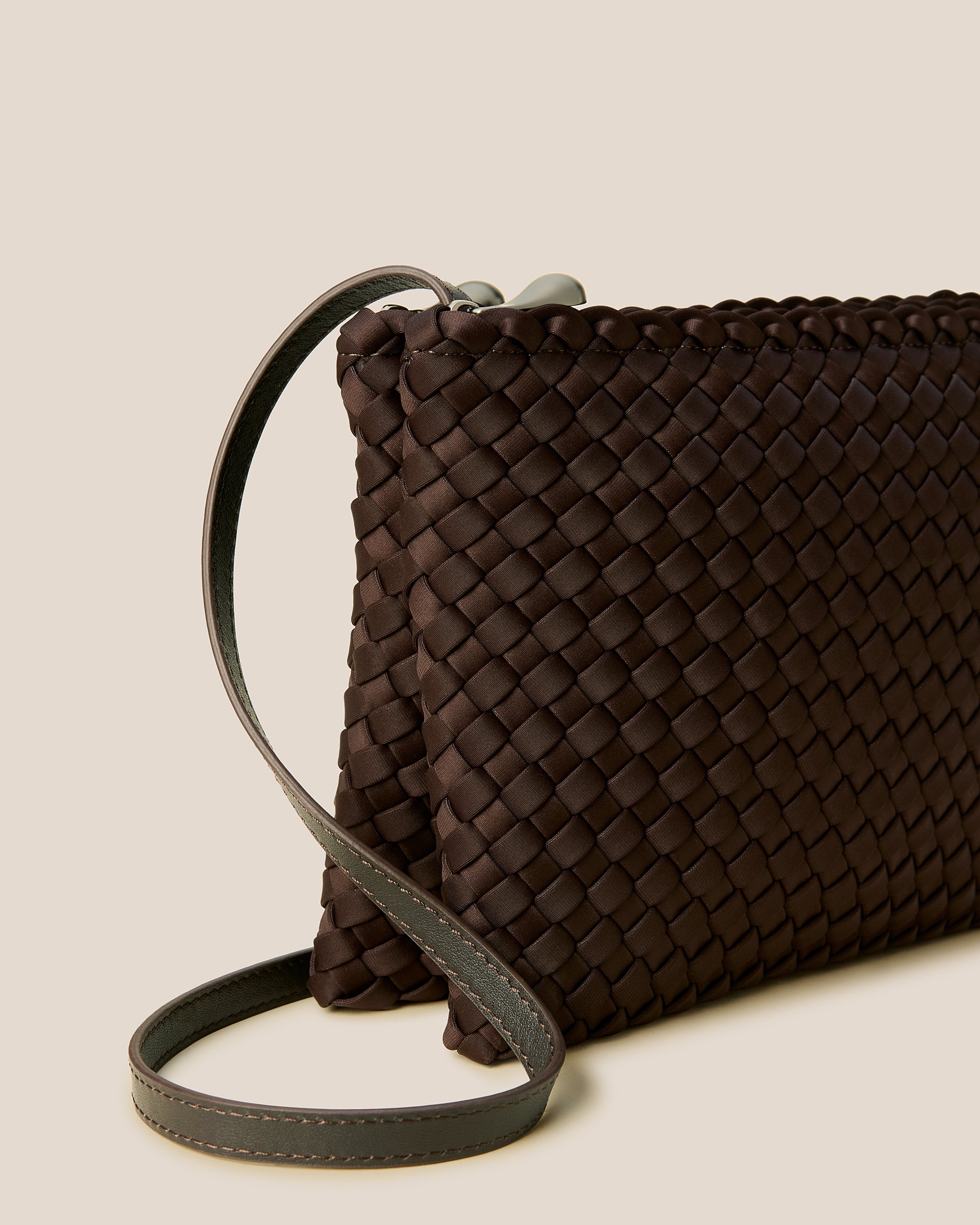 【関税送料込】NAGHEDI Kyoto Clutch Striped Geo 人気商品 Kyoto Clutch Striped Geo | Ravenna