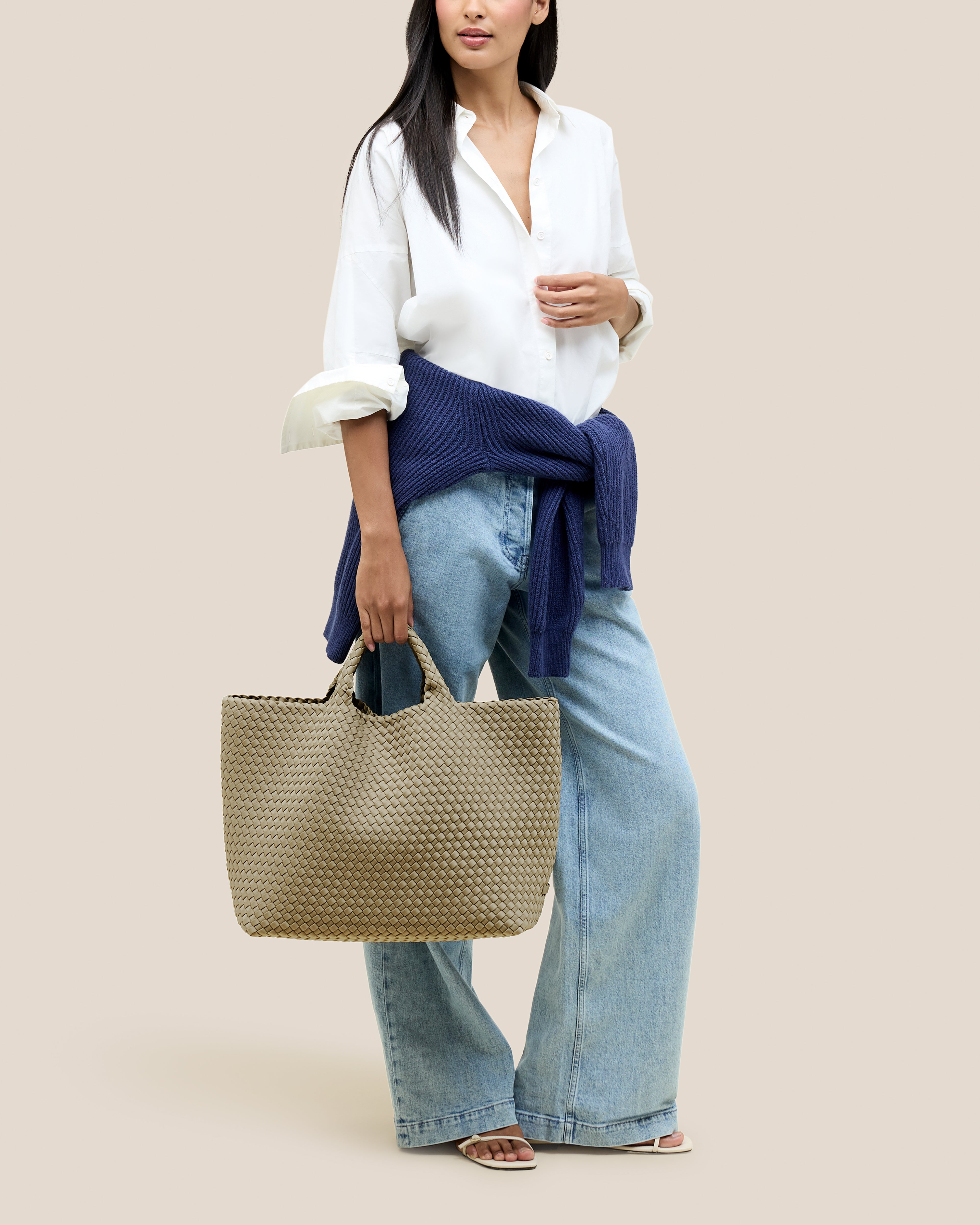 St. Barths Large Tote | Stone - Model Full