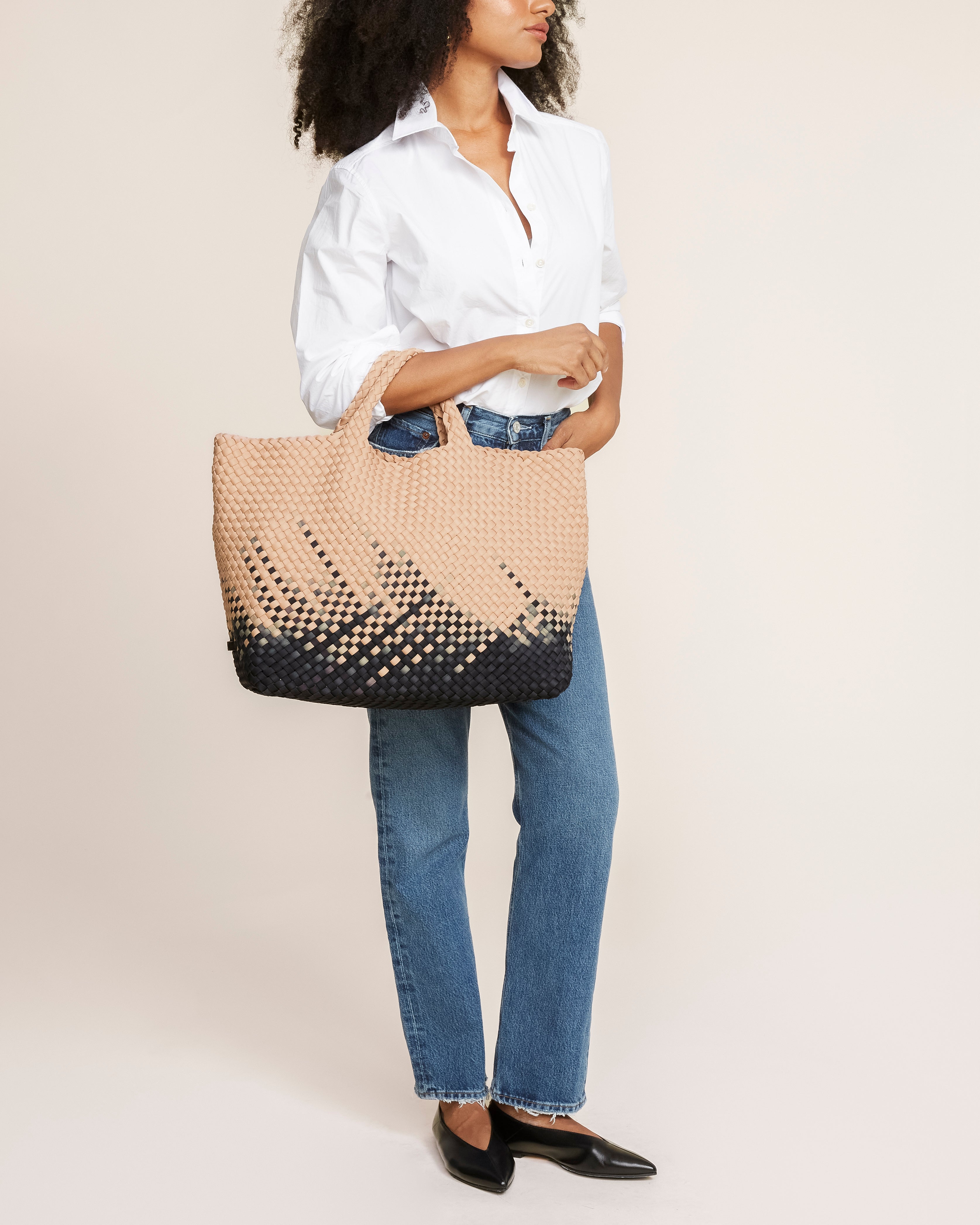 St. Barths Large Tote Graphic Ombre | Paz | On Model