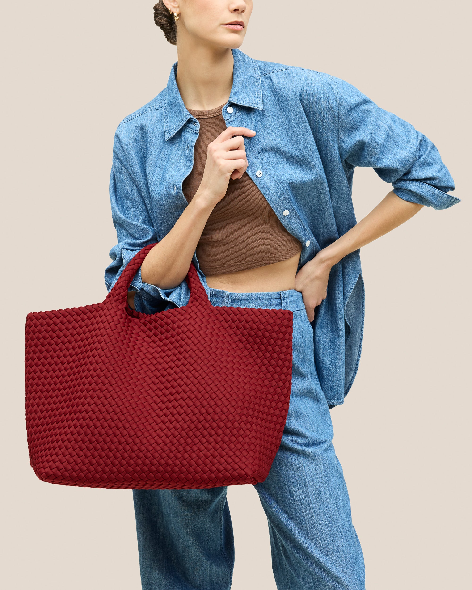 St. Barths Large Tote in Rosso | On Model Close Up