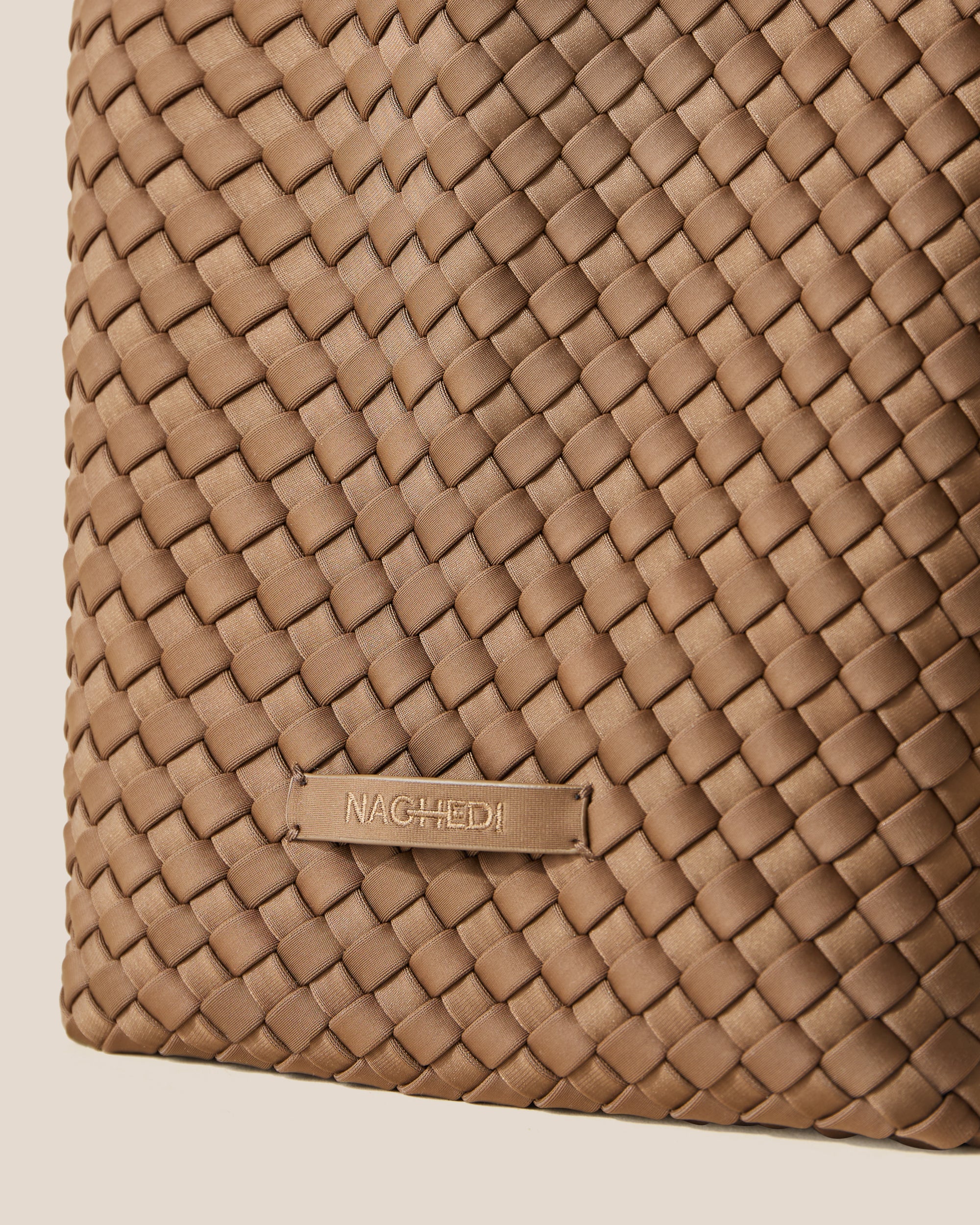 St. Barths Medium Tote in Mink | Detail