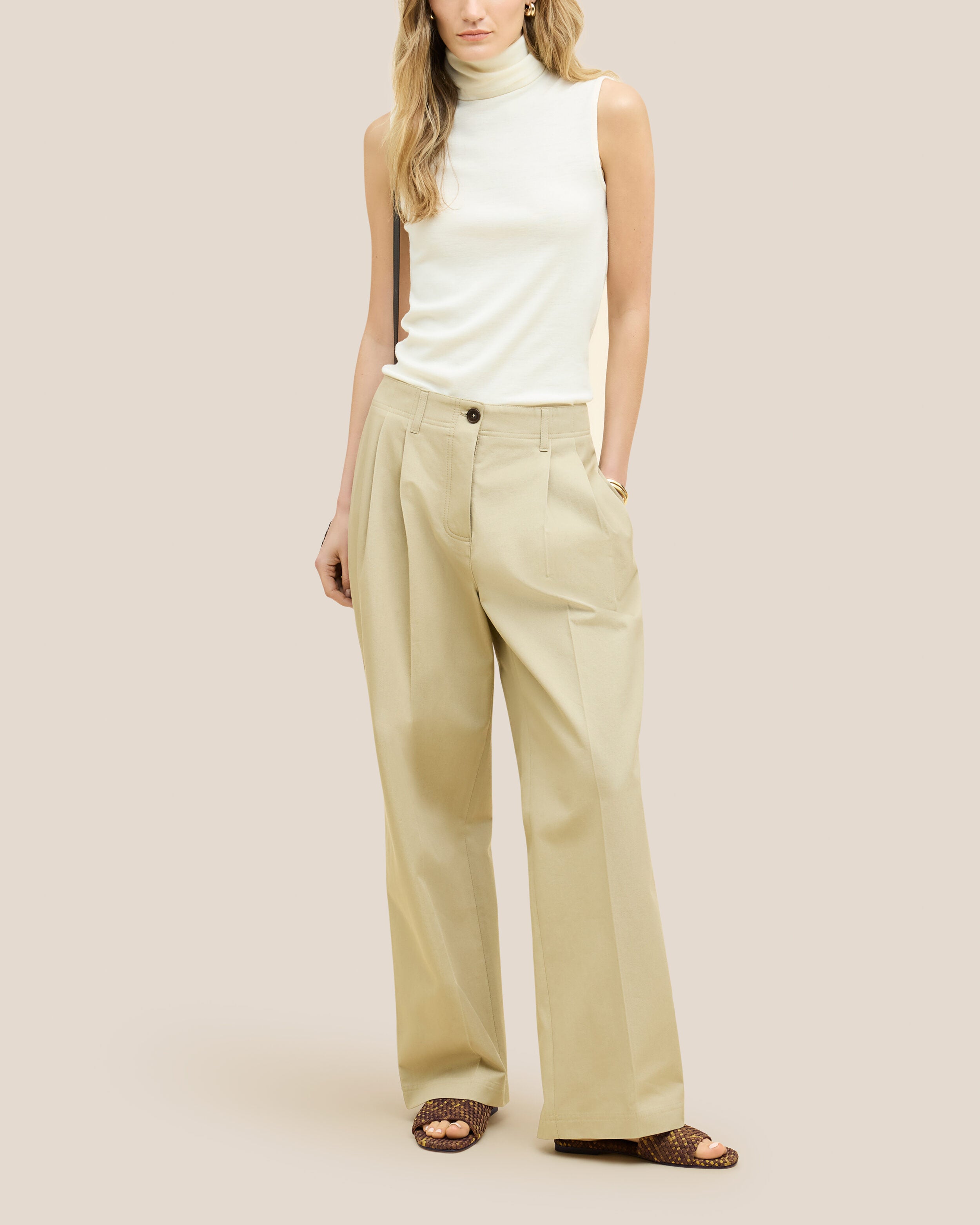 The St. Barths Slide in Tortoiseshell shown on model.