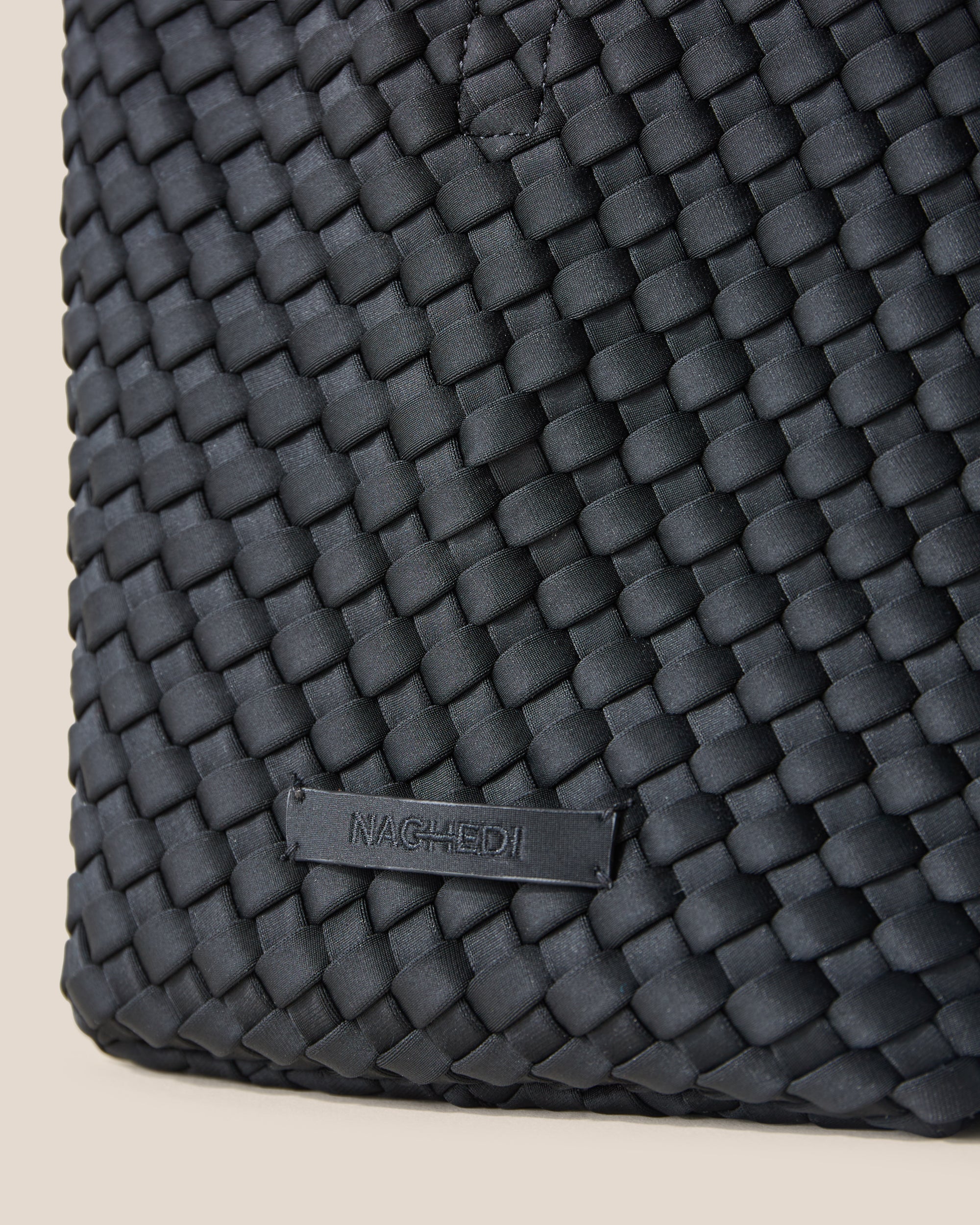 St. Barths Small Tote in Onyx | Detail
