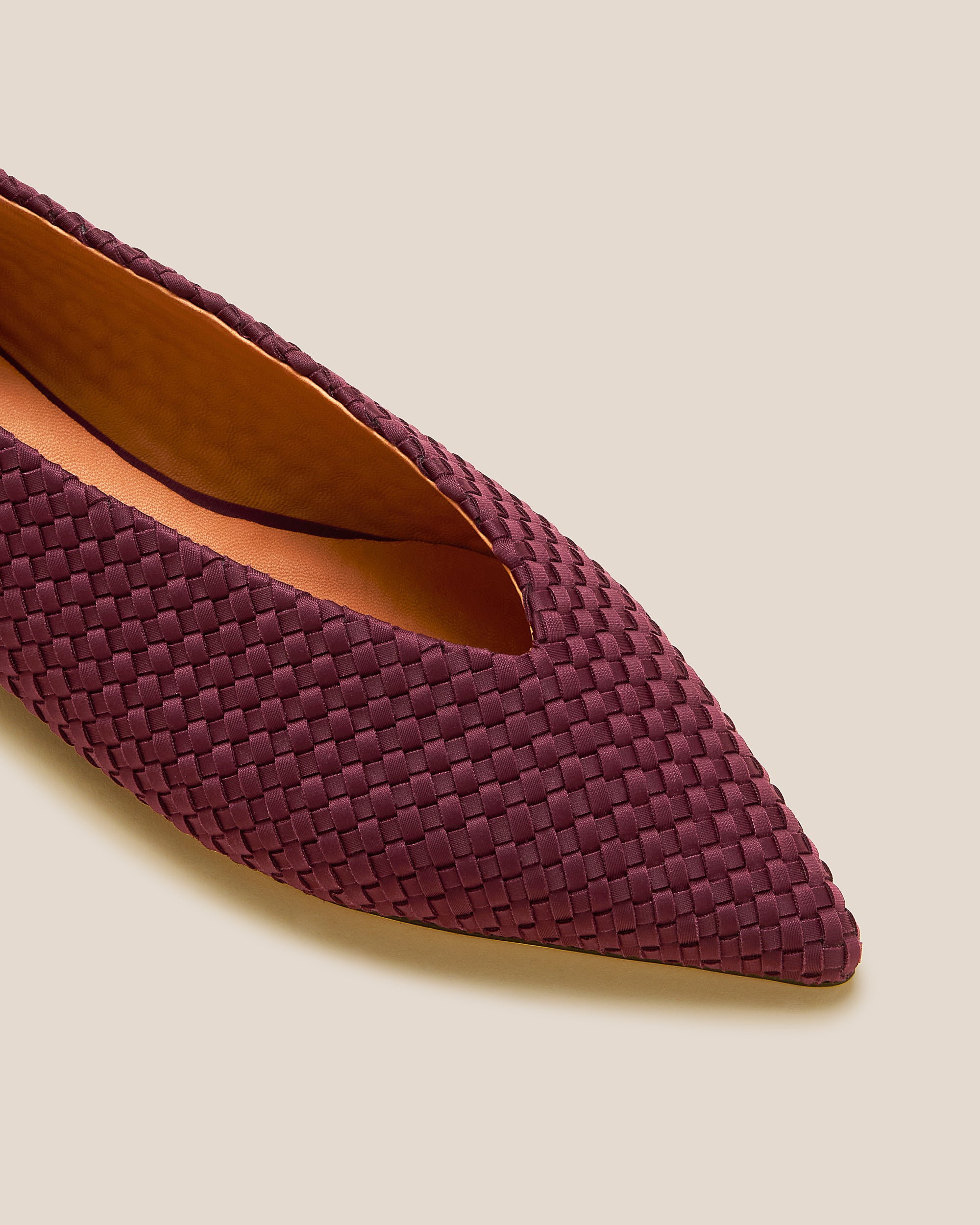 Close-up of Strada Flats in Bordeaux showing its closed toe and pointed silhouette.