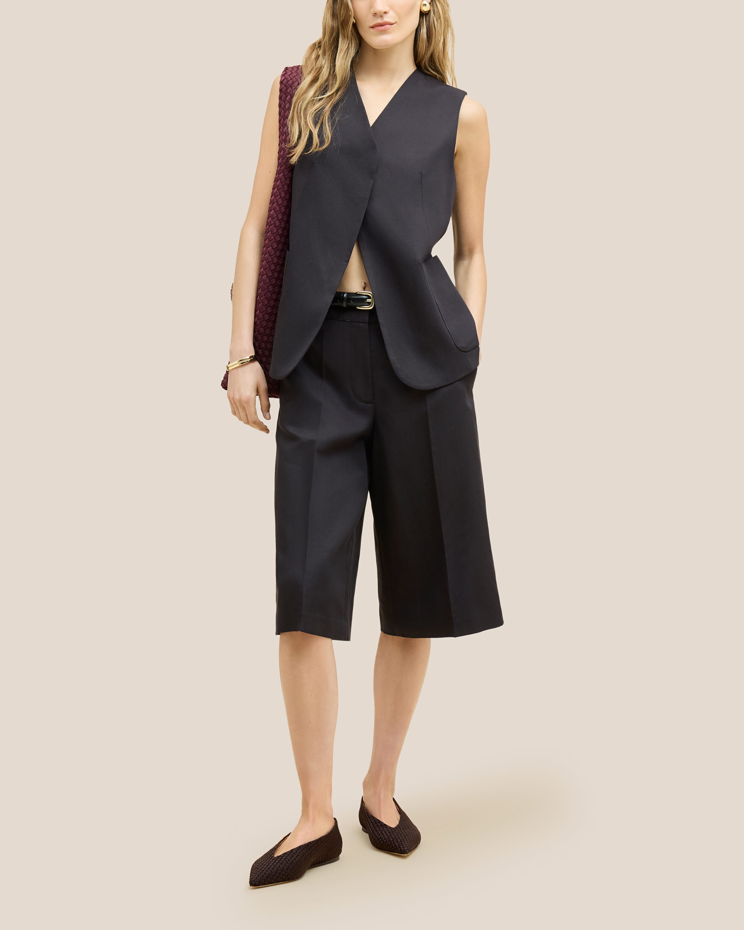 Strada  in Chocolate shown on model.