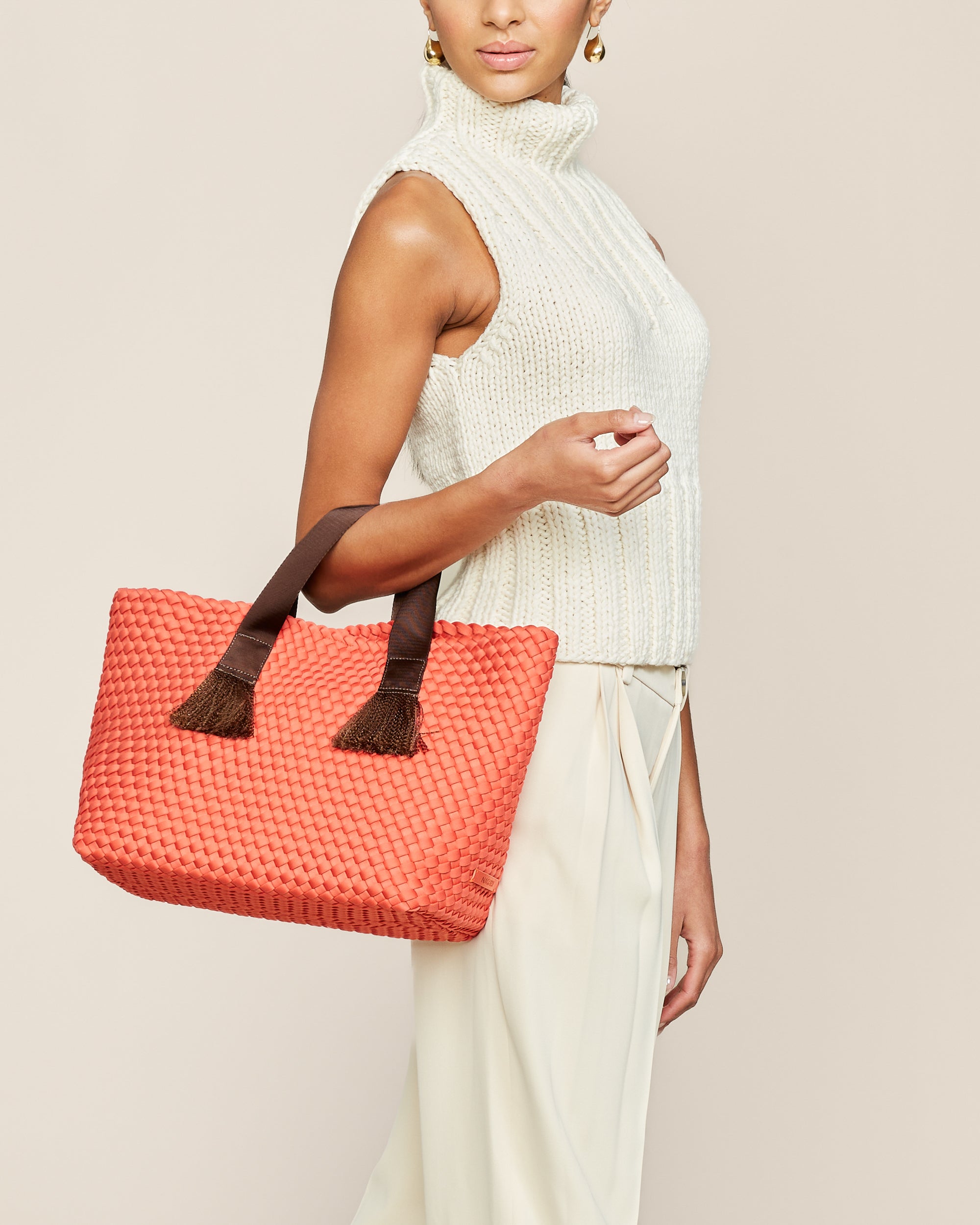 Tulum Medium Tote Solid