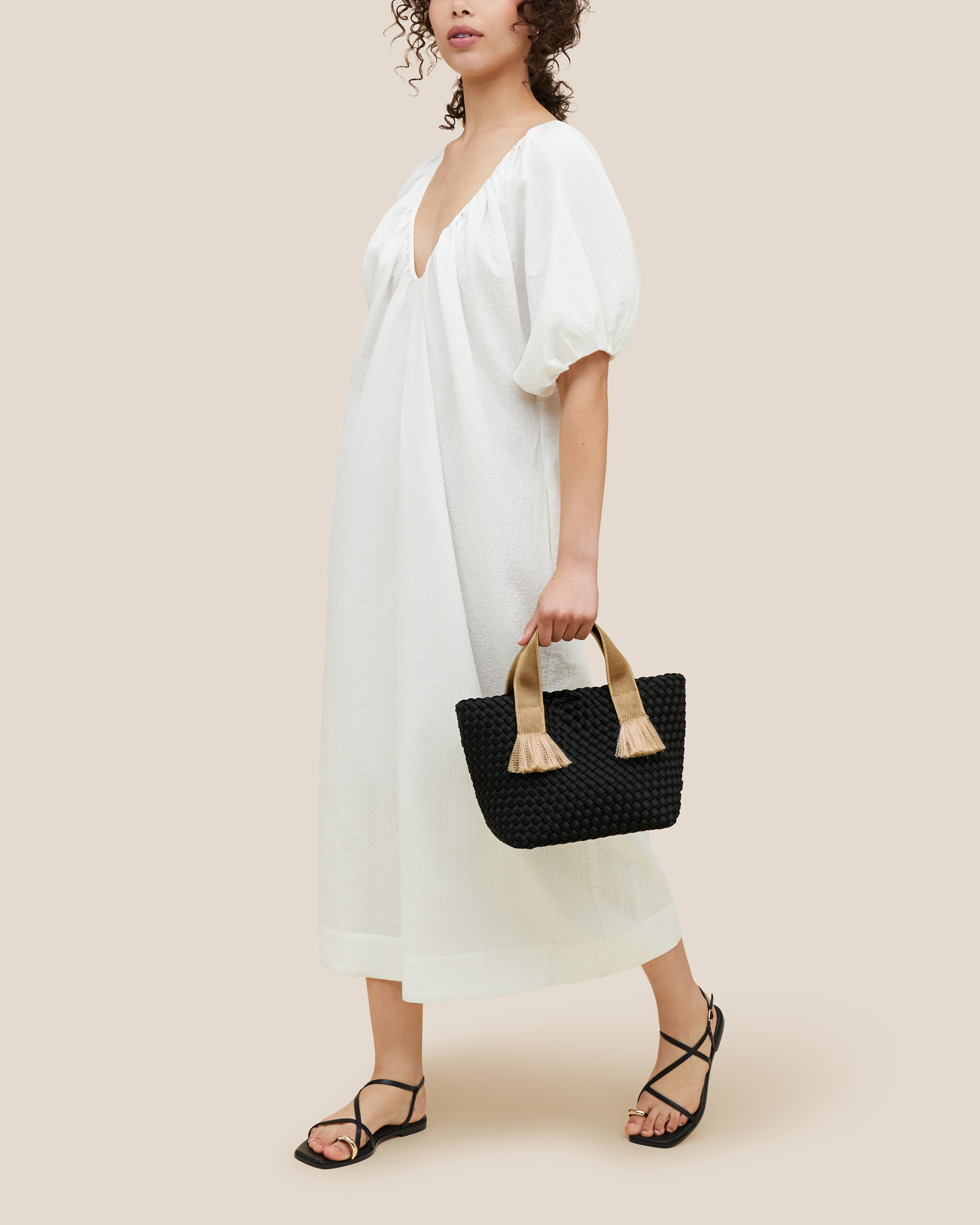 Tulum Small Tote | Umbra - Model Full