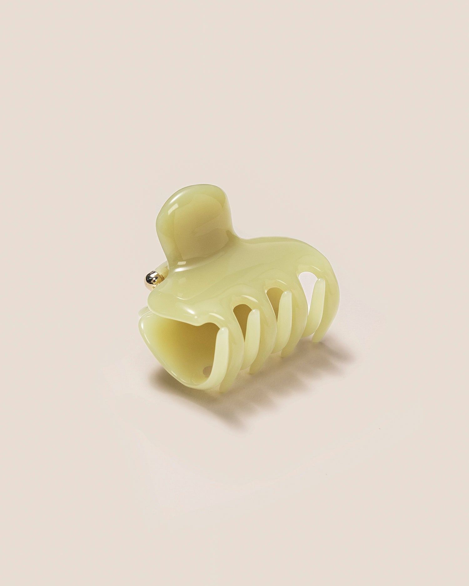 UNDO Hairware No. 2 Claw Clip in Avocado | Detail
