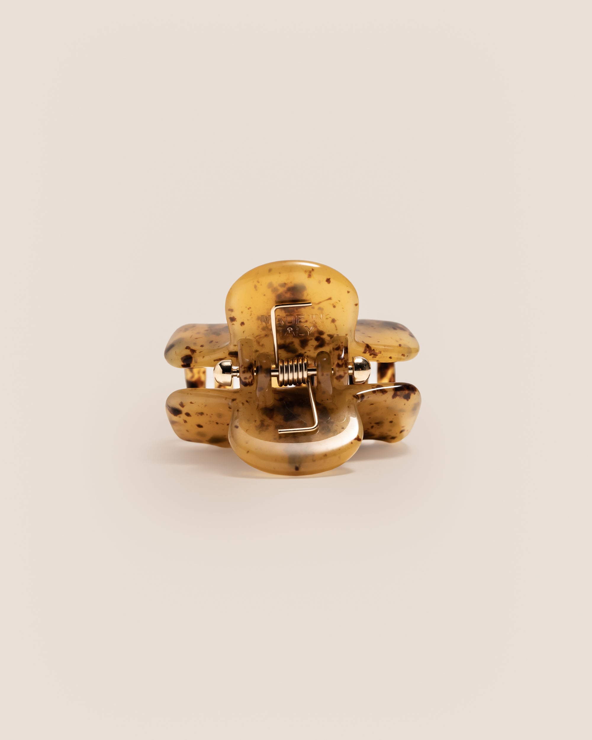 UNDO Hairware No. 2 Claw Clip in Tortoiseshell | Detail