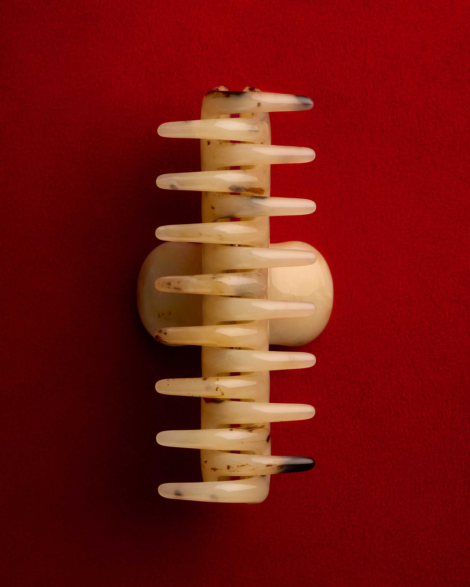 UNDO Hairware No. 4 Claw Clip in Light Tortoise | Side