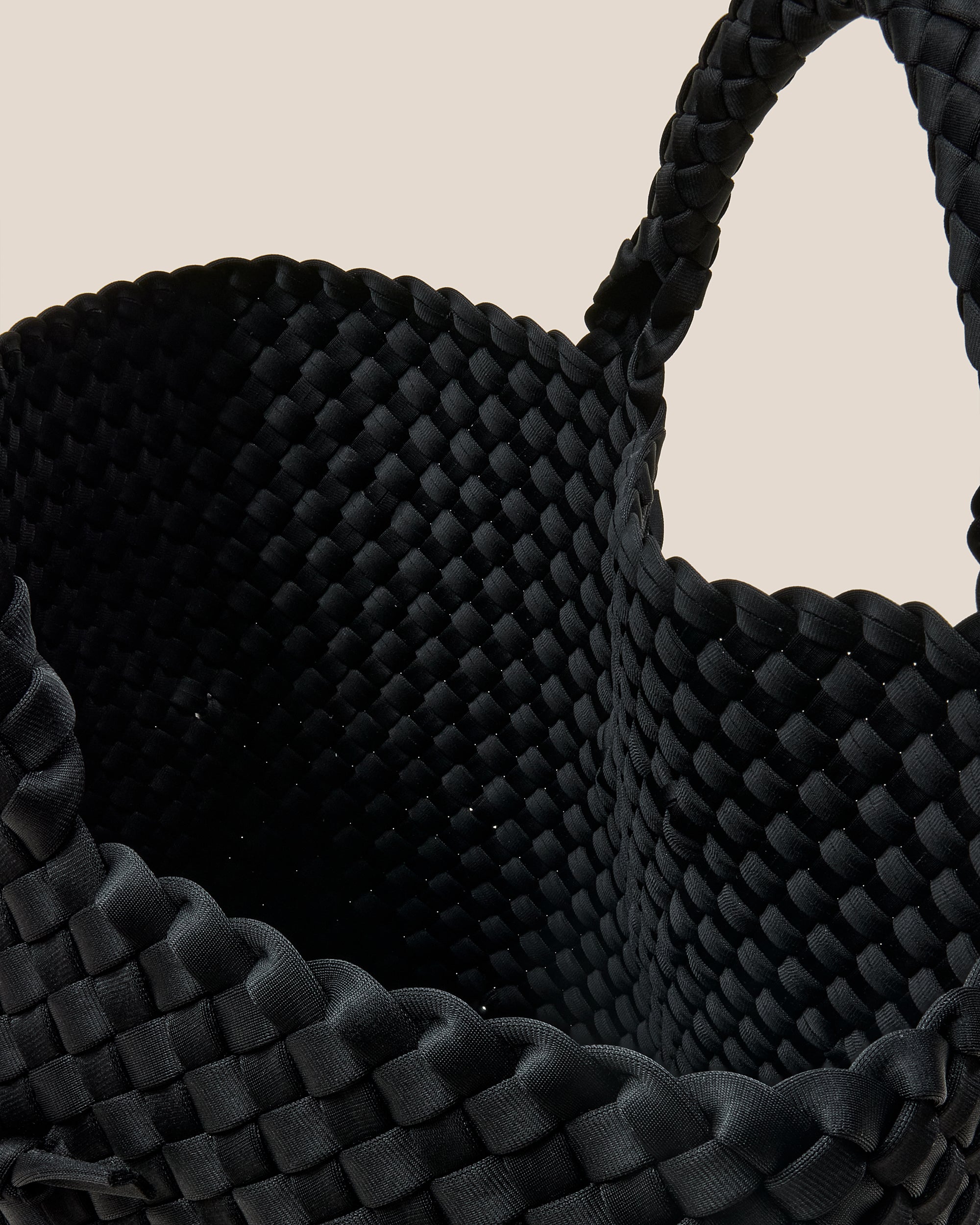 Waste Not St. Barths Medium Tote Knots in Onyx | Interior